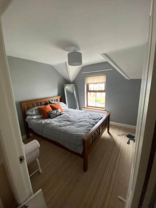 Cheerful 4-Bed Townhouse In Centre Of Newcastle Villa Newcastle  Exterior photo