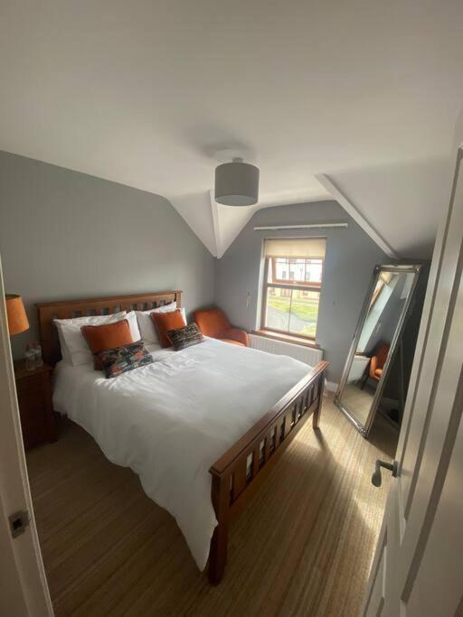 Cheerful 4-Bed Townhouse In Centre Of Newcastle Villa Newcastle  Exterior photo